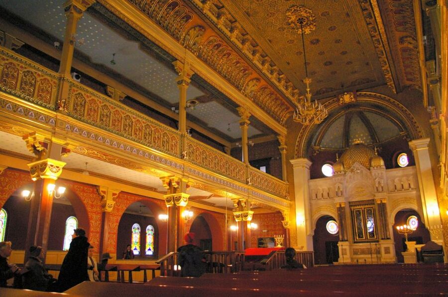 Krakow Kazimierz and Jewish Ghetto Tour with Synagogues - Price and value, $100 for 2 to 4 hours with a licensed Jewish history guide