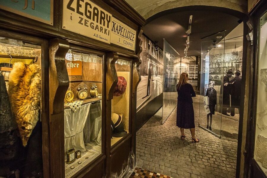 Krakow: Kazimierz by Golf Cart and Schindler's Factory Tour - Schindler’s Enamel Factory Museum: fast-track entry plus a live guide
