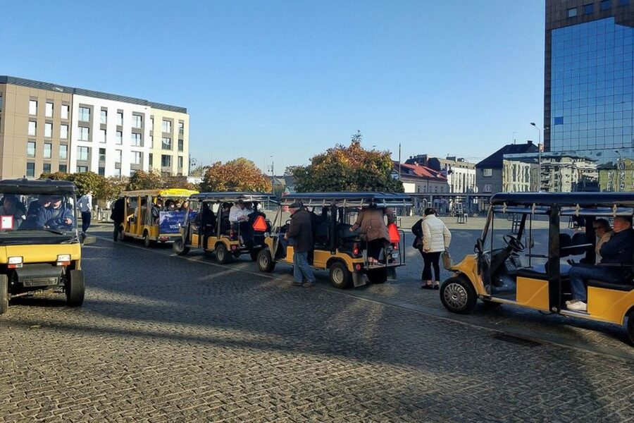 Krakow: Kazimierz by Golf Cart and Schindler's Factory Tour - Why the guide can make or break your experience