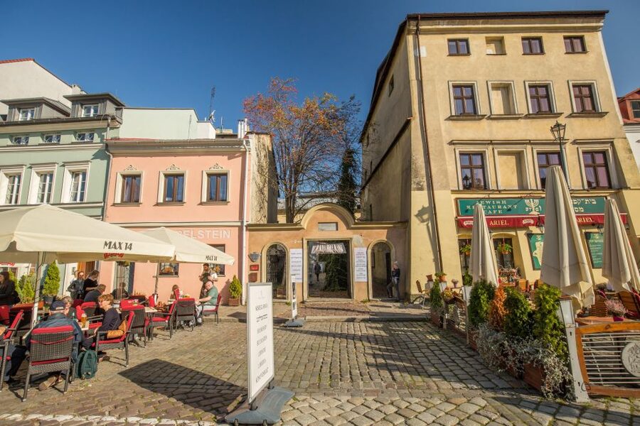 Krakow: Kazimierz Jewish Quarter Walking Tour - Kazimierz: Why This Neighborhood Still Feels Personal