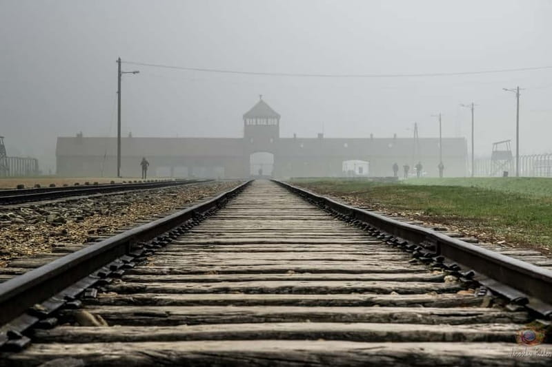 Krakow: Last Minute Auschwitz-Birkenau Guided Tour - The ride to Oświęcim, plus the intro video that sets the tone