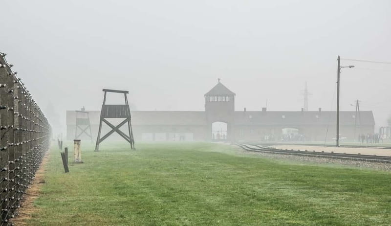 Krakow: Last Minute Auschwitz-Birkenau Guided Tour - Auschwitz I guided time: what you are really seeing in about 2 hours