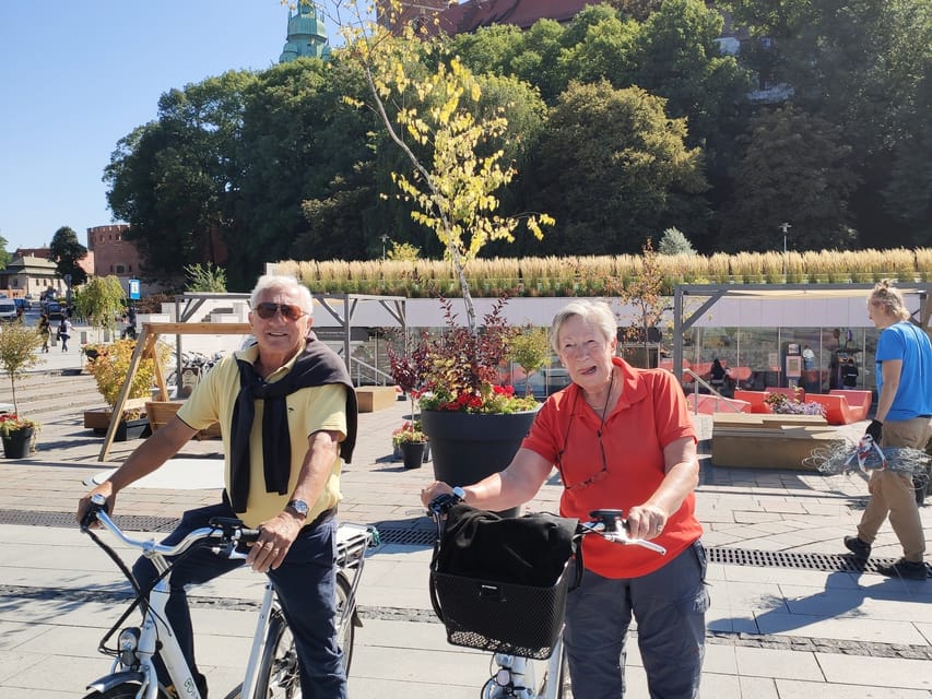 Krakow: Multilingual Tour On Electric Bikes - Gear and Comfort: E-Bikes, Optional Helmets, and What to Wear