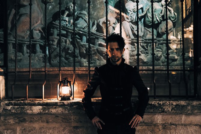 Krakow Night Tour: Ghosts, Vampires and Legends of the Old Town - Rynek Glowny: Where the Legends Get Started