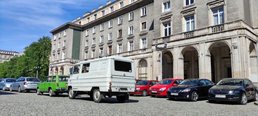 Krakow: Nowa Huta Guided Tour in Vintage Car - A Soviet-Era City Plan, Delivered in Real Time