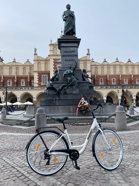Krakow: Old Town and Kazimierz Guided Bike Tour - Key things I’d zero in on