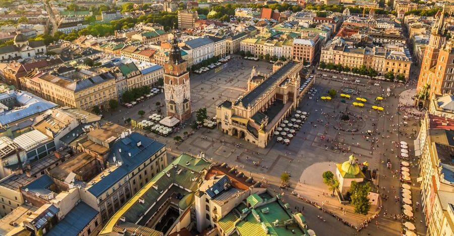 Krakow: Old Town Audio-Guided Walking Tour with Headset - How the Grodzka Street loop works in 2 hours