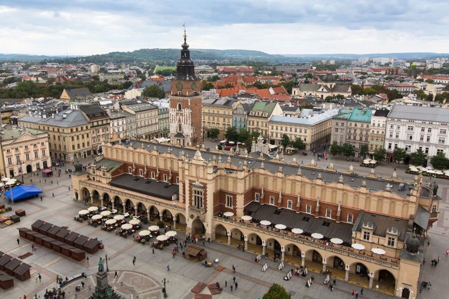 Krakow: Old Town, Ghetto, and Kazimierz Golf Cart Tour - Kazimierz and the former Jewish Ghetto area, what to look for