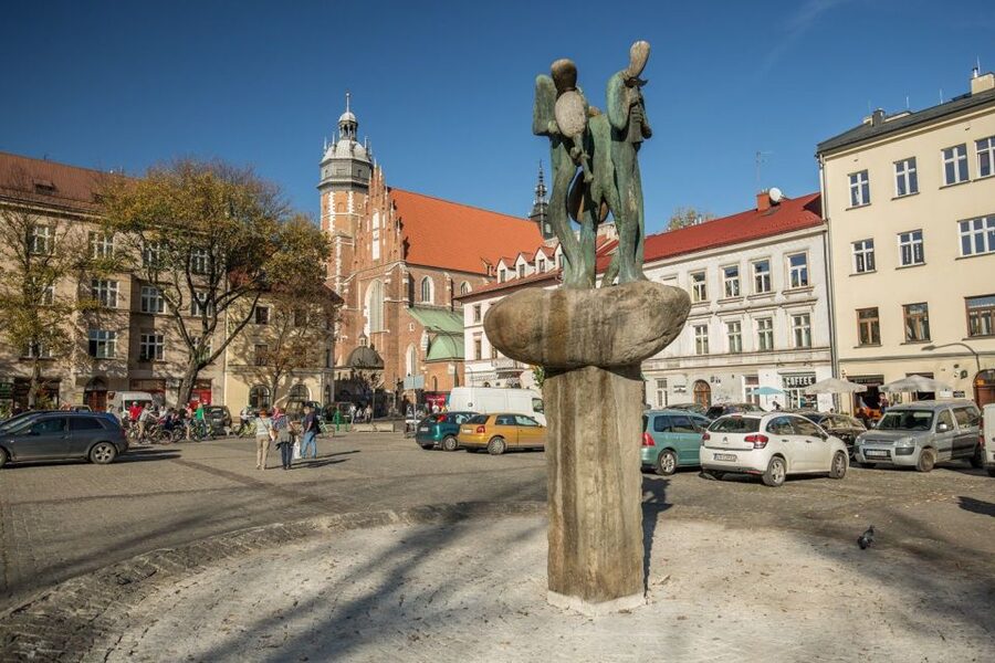 Krakow: Old Town, Ghetto, and Kazimierz Golf Cart Tour - Should you book this Krakow Old Town, Ghetto, and Kazimierz Golf Cart Tour?