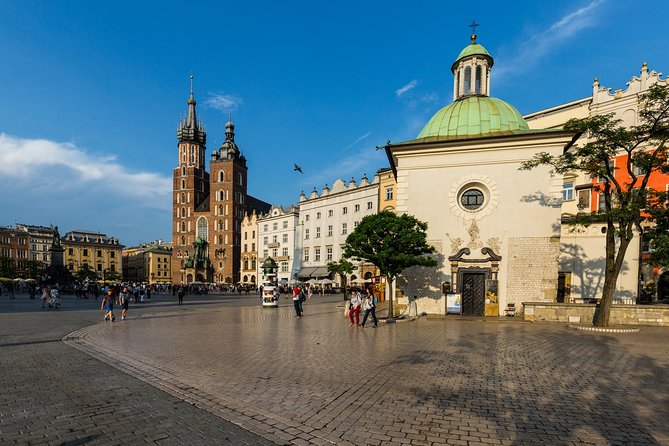 Krakow Old Town Guided Walking Tour - Wawel Hill: Royal Castle complex, Cathedral area, and skyline views