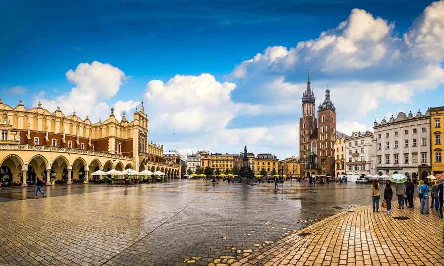 Krakow: Old Town Highlights Private Walking Tour - Old Town Churches and the UNESCO Story You’ll Understand