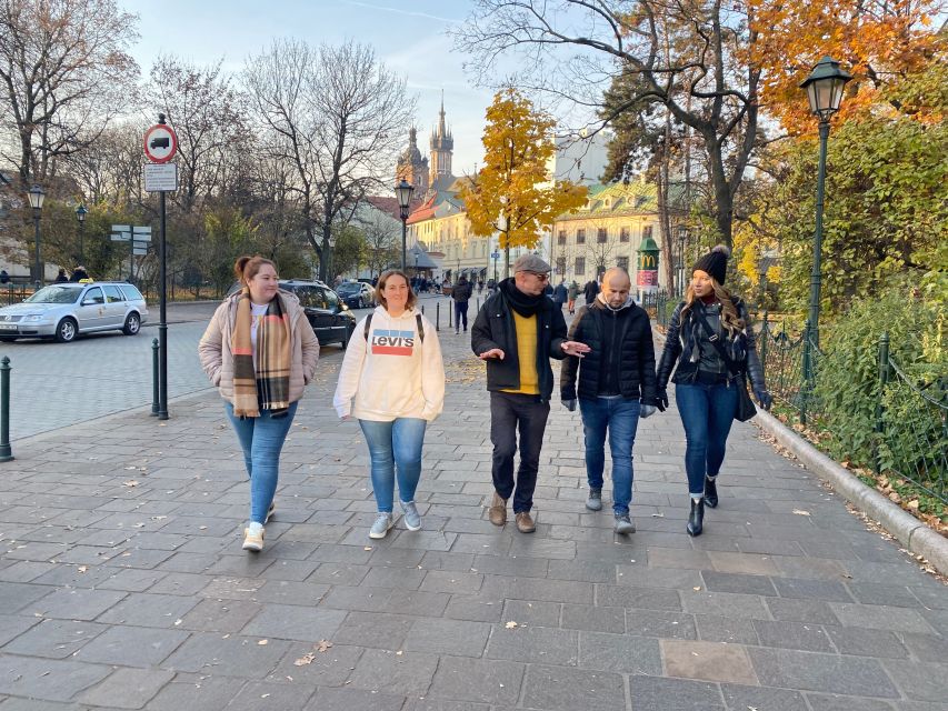 Krakow: Old Town Highlights Walking Tour - Wawel Hill, Royal Castle, and Cathedral: the power center on a hill