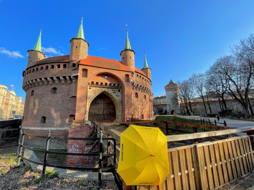 Kraków: Old Town & Wawel Castle Walking Tour in English - Key things that make this Krakow tour worth your time