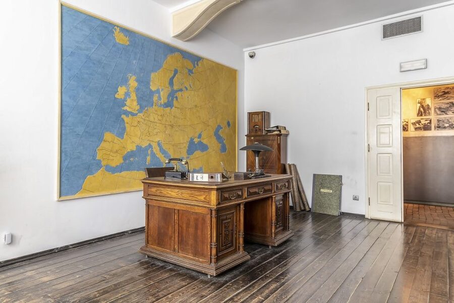 Krakow: Oskar Schindler's Enamel Factory Museum Guided Tour - Schindler’s Enamel Factory in 90 Minutes: What This Guided Tour Really Focuses On