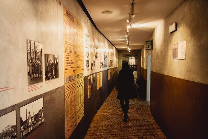 Kraków Oskar Schindler's Enamel Factory Museum skip the line tour - Inside Fabryka Emalia Oskara Schindlera: What the Guide Actually Shows You