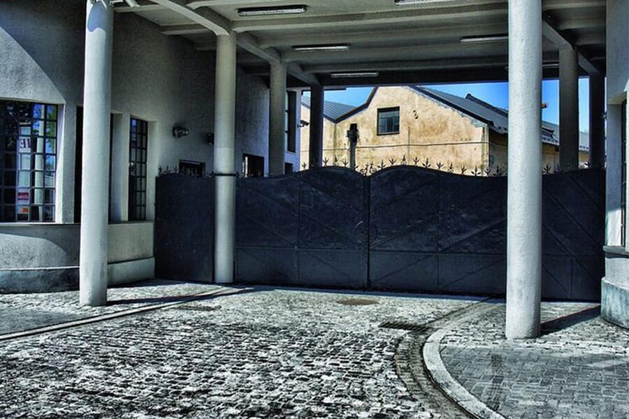 Krakow: Oskar Schindler's Factory Guided Tour&Pickup Options - Finding the Museum Oskar Schindler’s Factory meeting point