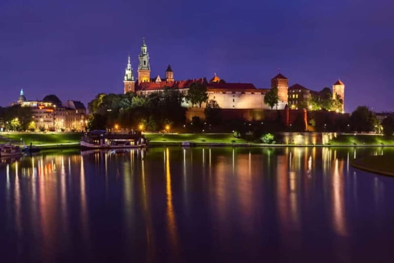 Krakow: Private Evening Boat Tour - Salwator and Debniki: Monasteries and River Views in Motion