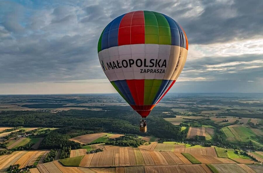 Kraków: Private Hot Air Balloon Flight with Champagne - Instructor, language, and how you get there during the experience