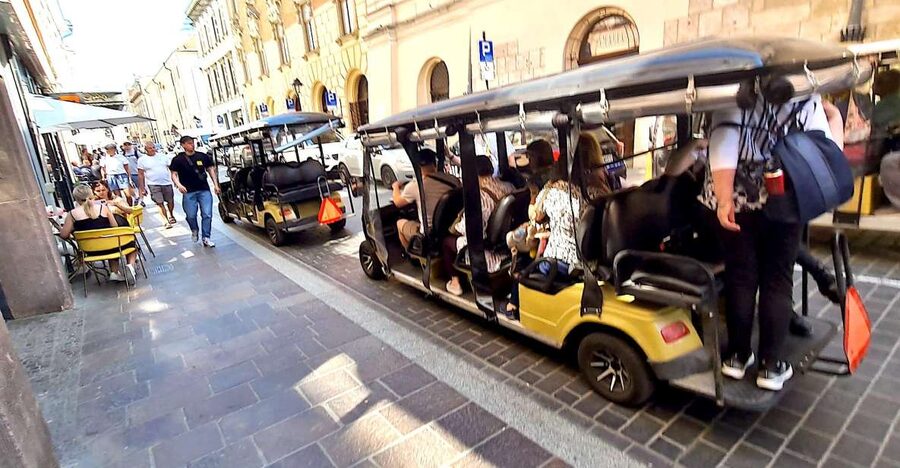 Krakow: Private Panoramic Tour by Golf Cart with Audio Guide - Kazimierz Streets and Synagogues Without the Slog