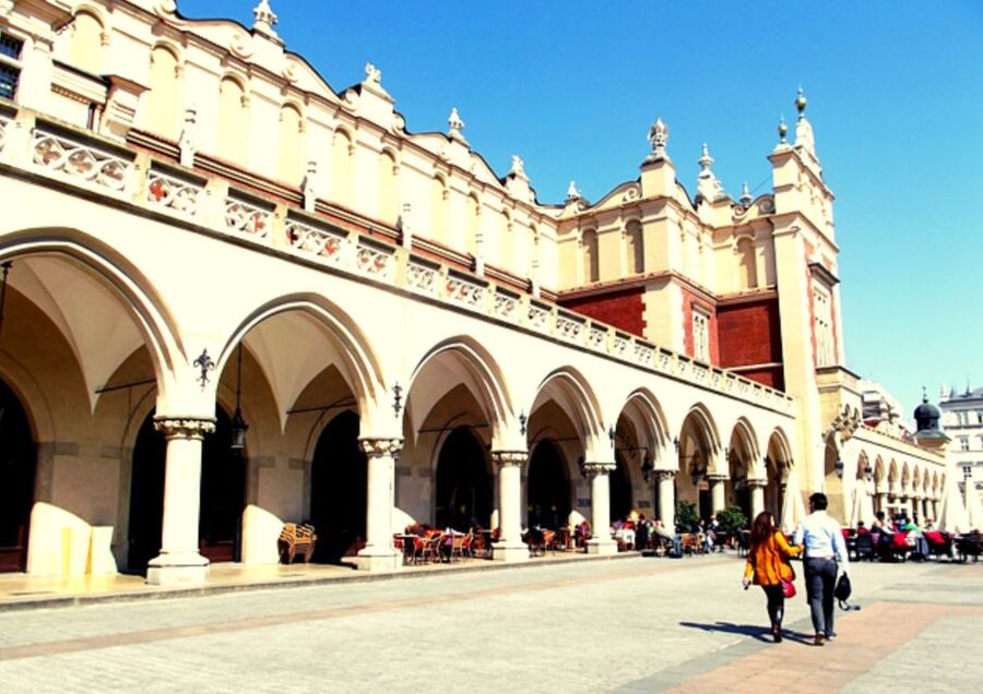 Krakow: Private Panoramic Tour by Golf Cart with Audio Guide - Remuh Synagogue and the Ancient Cemetery Stop