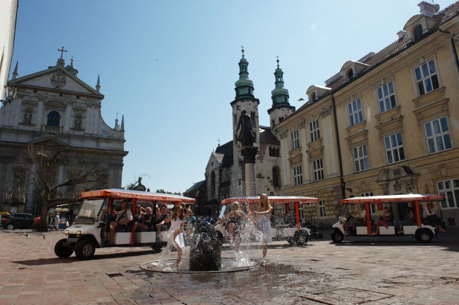 Krakow: Private Sightseeing by Electric Car - Audio Guide in 16 Languages, Plus Clear Human Guidance