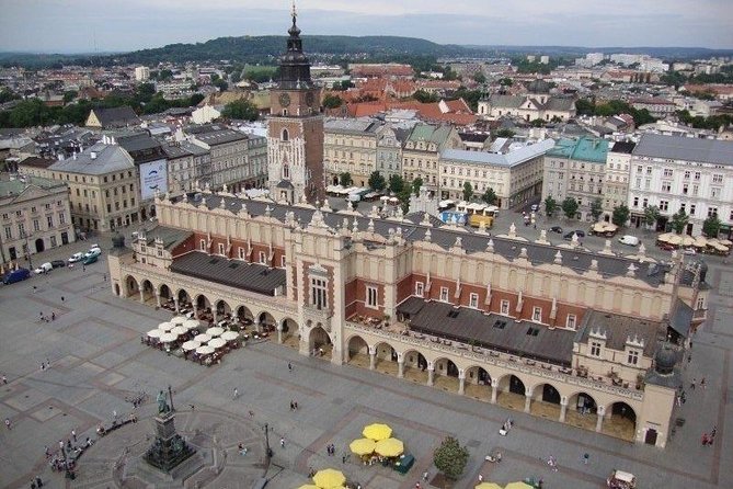 Krakow Private Walking Tour with Schindler's Factory - Rynek Główny: the big medieval square that still runs the city