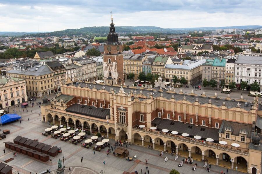 Krakow: Rynek Underground Museum Guided Tour - Walking the Tunnels: What You See in 90 Minutes