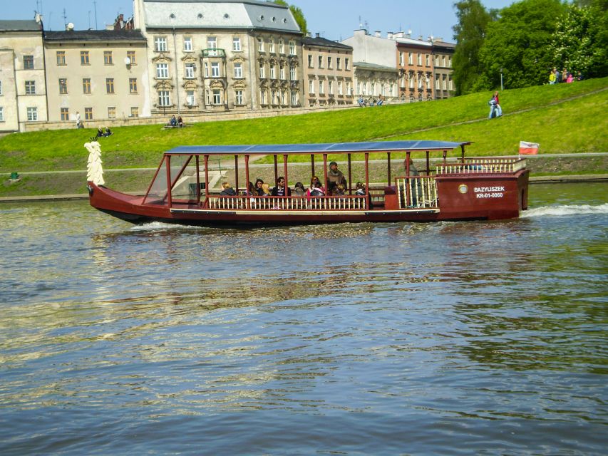 Krakow: Scenic River Cruise - One hour on the Vistula gives Krakow a new viewpoint