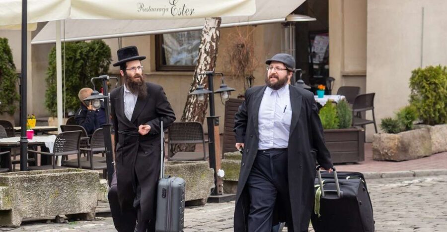 Krakow: Schindler's Factory and Jewish Ghetto Guided Tour - Meeting point and timing: a tight 3-hour loop that makes sense
