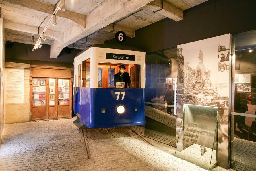 Krakow: Schindler's Factory Guided Tour with Entry Ticket - Kraków Under Nazi Occupation 1939-1945, what to look for as you walk