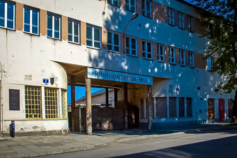 Krakow: Schindler’s Factory Guided Tour with Ticket - The enamelware factory rooms and everyday life during occupation
