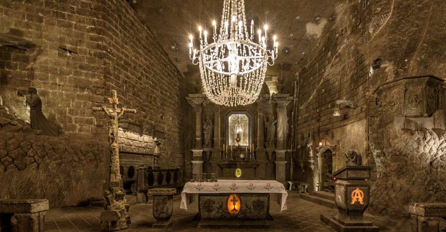 Krakow: Schindler's Factory, Jewish Ghetto & Salt Mine Tour - Wieliczka Salt Mine 340 meters down: what to expect underground