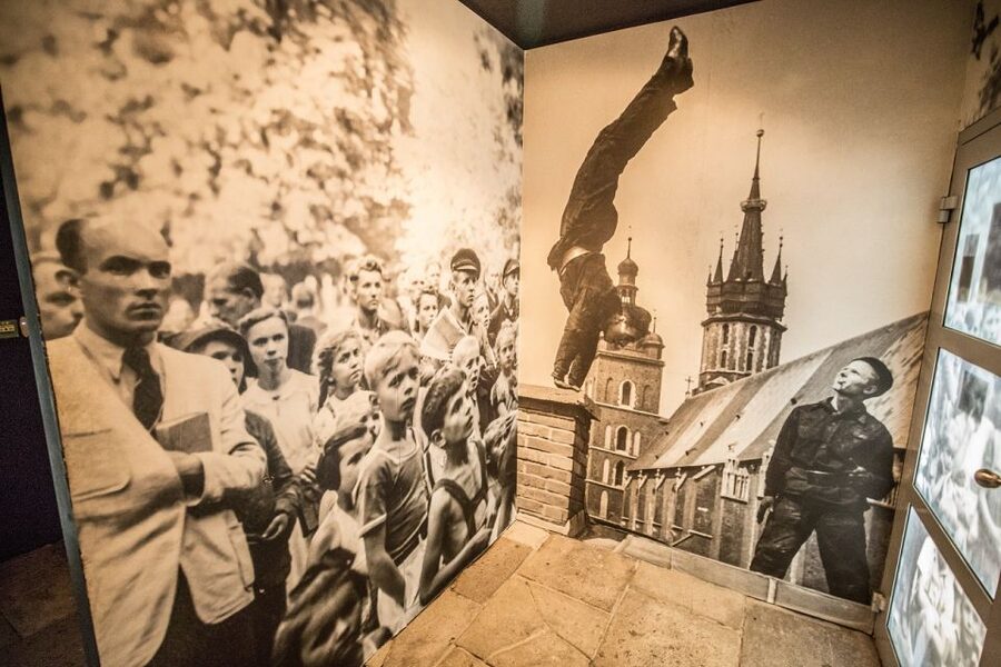 Krakow: Short Cruise and Schindler's Factory Guided Tour - Meeting Point at Inflancki Boulevard, and How Not to Miss It