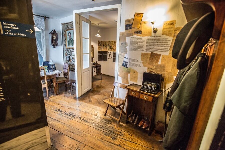 Krakow: Short Cruise and Schindler's Factory Guided Tour - Who Should Book This Tour (and Who Should Skip It)