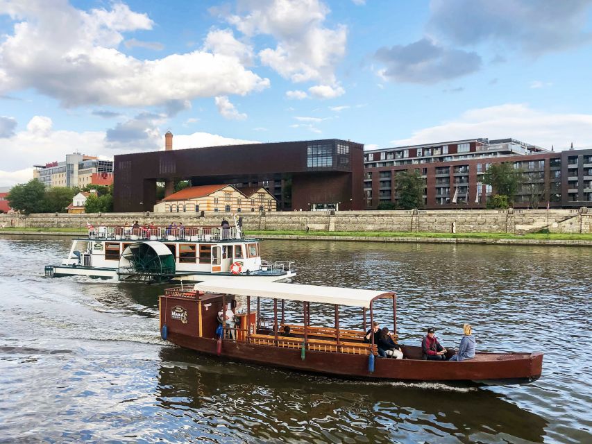Krakow: Sightseeing Cruise by Vistula River - Manggha Centre and the Japanese art and technology angle
