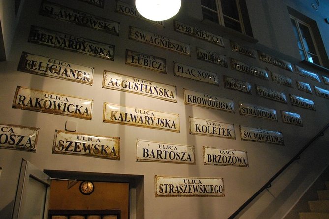 Krakow: Skip-the-line Oskar Schindler’s Museum Private Tour - Finding the right building: the museum you actually want