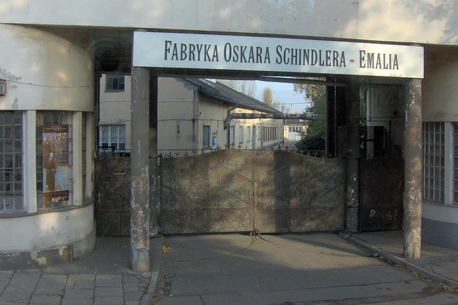 Krakow: Skip-the-line Oskar Schindler’s Museum Private Tour - Skip-the-line entry in practice: what time savings feels like