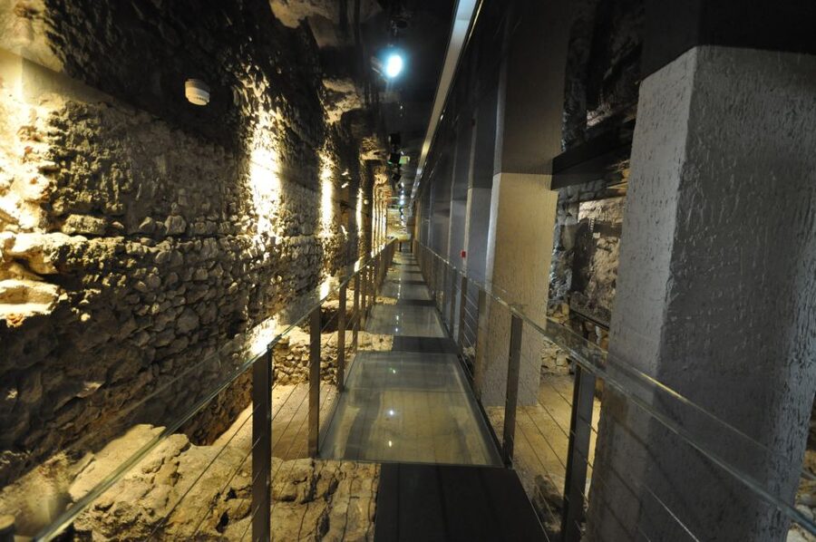 Krakow: Skip the Line Underground Museum and Old Town - Price and value for a 4-hour skip-the-line private tour