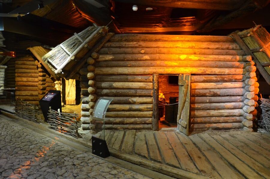 Krakow: Skip the Line Underground Museum and Old Town - Skip the line at the museum, and why it changes the whole day
