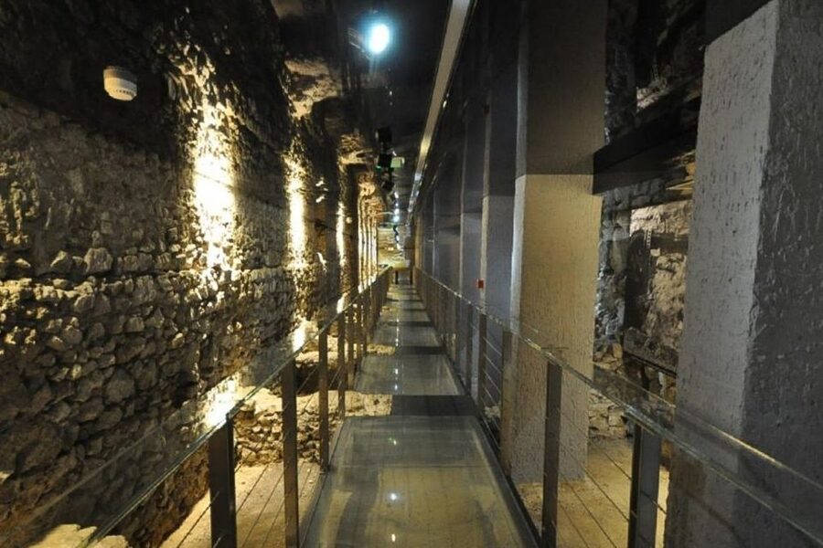 Krakow: Skip the Line Underground Museum Private Guided Tour - The 4-hour option: Old Town on the Royal Route