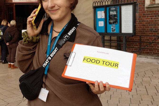 Krakow: Street Food Walking Tour - Small group vibes: easier questions, better pace, less chaos