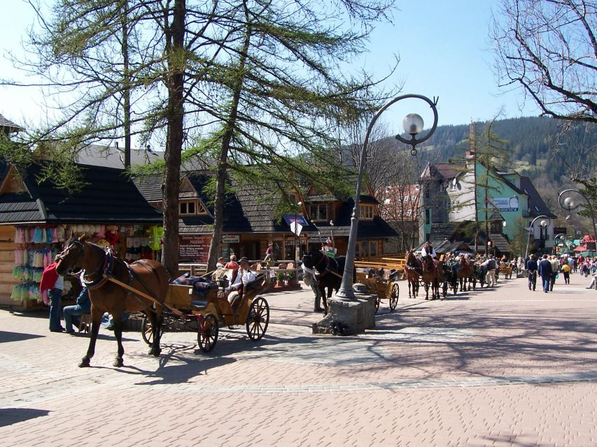 Krakow: Tatra Mountains and Zakopane Full-Day Private Tour - Chocholów village for wooden houses and folk wood art