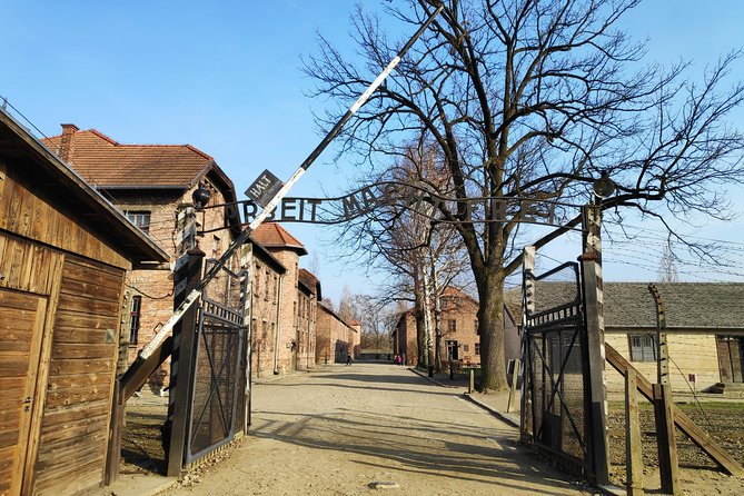 Krakow to Auschwitz Birkenau and Salt Mine 1 Day Tour - Auschwitz-Birkenau: how the guided Auschwitz I segment works