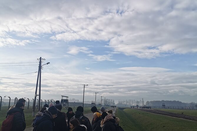 Krakow to Auschwitz Birkenau Guided Tour with Transfer and Ticket - Comfort on the Road: Vans, Motion Sickness, and What the Day Demands