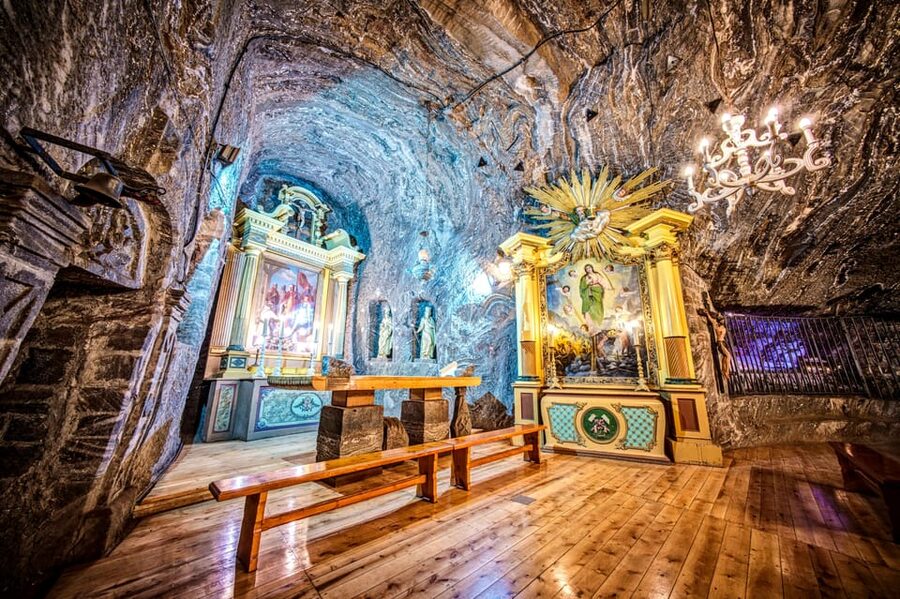 Krakow: UNESCO Underground Boat Expedition & Salt Mine Tour - Bochnia Salt Mine, a world-class underground change of pace