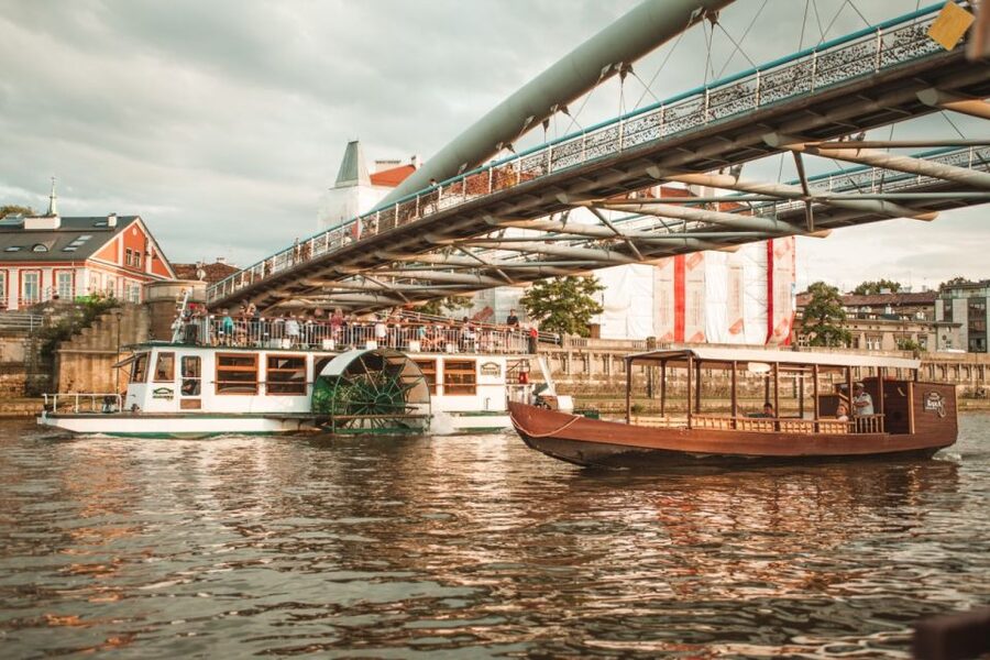 Krakow: Vistula Night Cruise by Gondola w/ Audio Commentary - Key highlights you should care about