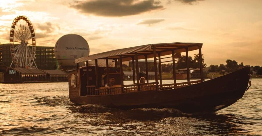 Krakow: Vistula Night Cruise by Gondola w/ Audio Commentary - Krakow at Night From the Vistula: why this ride feels special