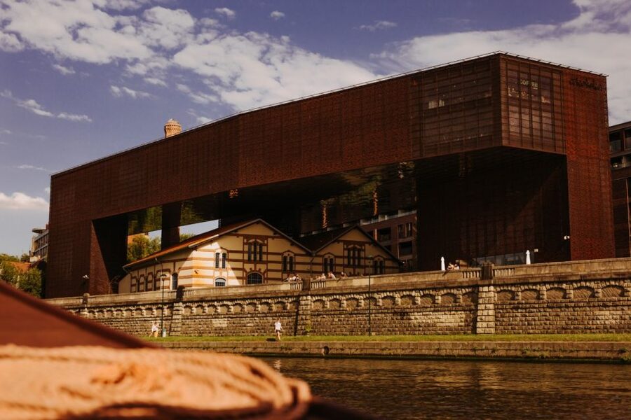 Krakow: Vistula Night Cruise by Gondola w/ Audio Commentary - A 1-hour route that hits Krakow’s best riverside icons