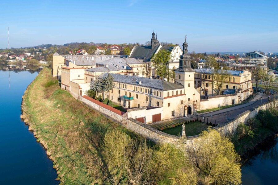 Krakow: Vistula River Cruise with Historical Views - Podgórze and Kazimierz: seeing Krakow’s neighborhoods from the river