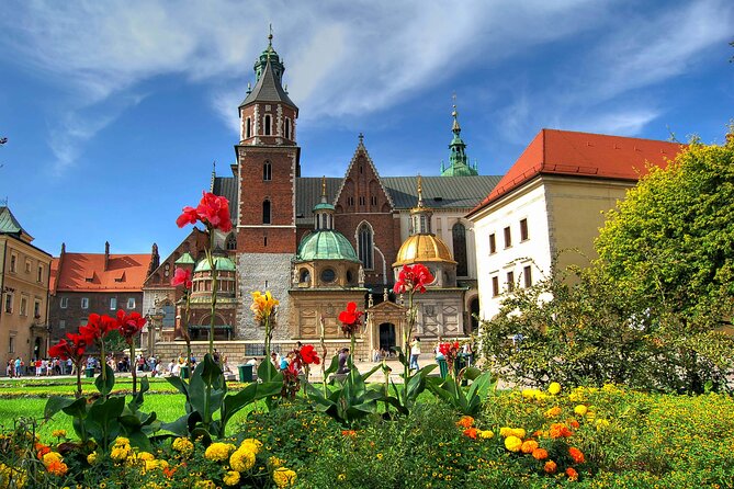 Krakow Walking Tour with Audioguide on Your Smartphone - Kazimierz District: Tempel Synagogue, Szeroka Street, and the Old Synagogue Museum